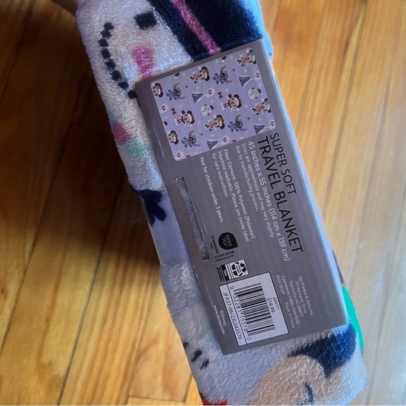 Disney 100 travel size fleece blanket - Picture 2 of 5